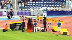 梅西杯开战，梅西和苏亚雷斯现场观战巴萨U16和河床U16的比赛